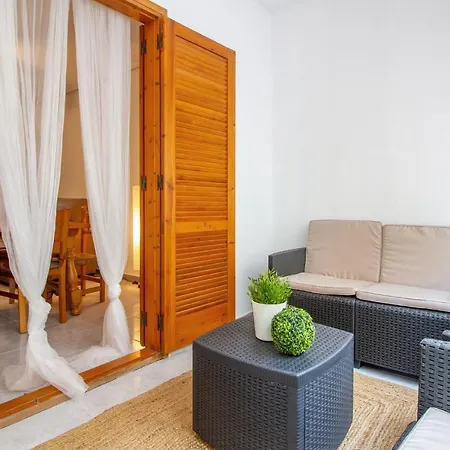 2 Bedroom Gorgeous In *